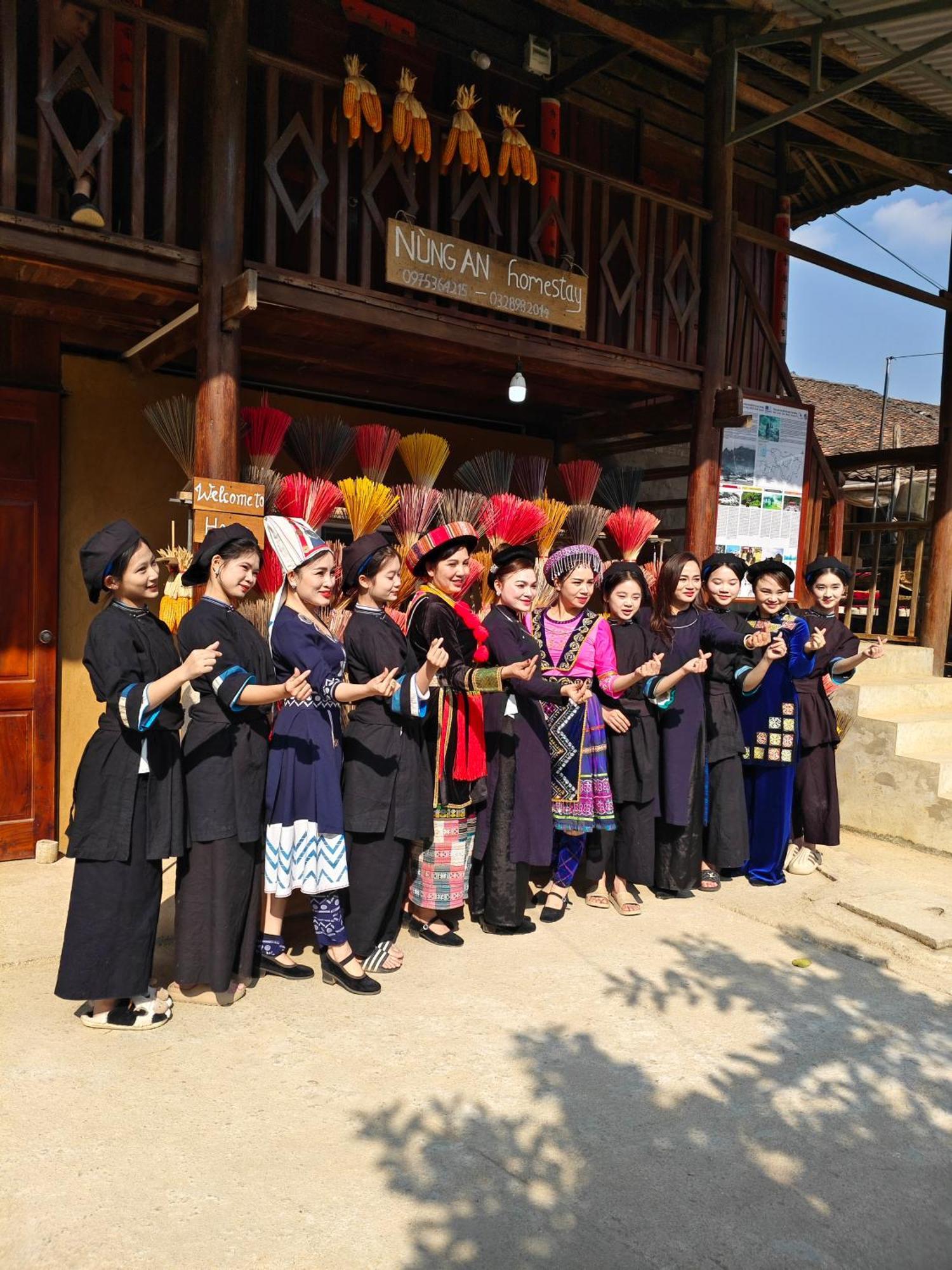 Nung An Homestay Quang Uyen Экстерьер фото